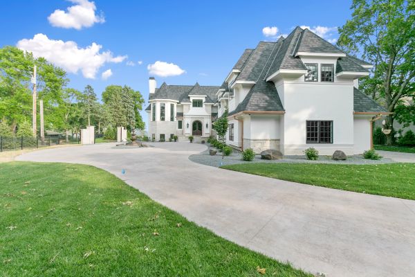 Cost of Concrete Driveway Installation in Fresno